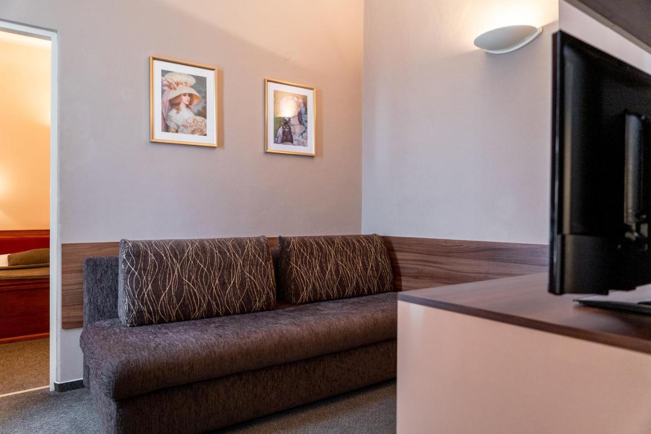 Hotel Grand Uherské Hradiště Zewnętrze zdjęcie