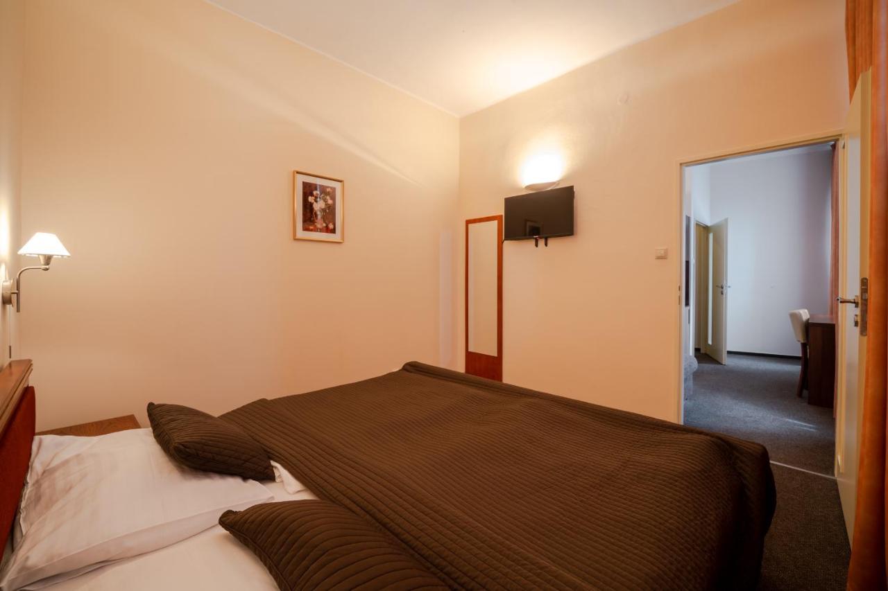 Hotel Grand Uherské Hradiště Zewnętrze zdjęcie