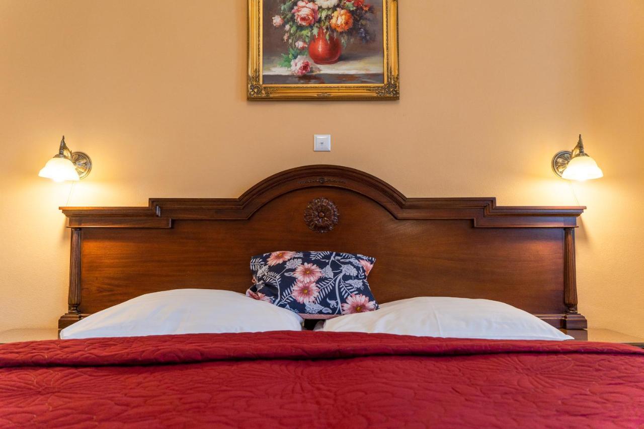 Hotel Grand Uherské Hradiště Zewnętrze zdjęcie