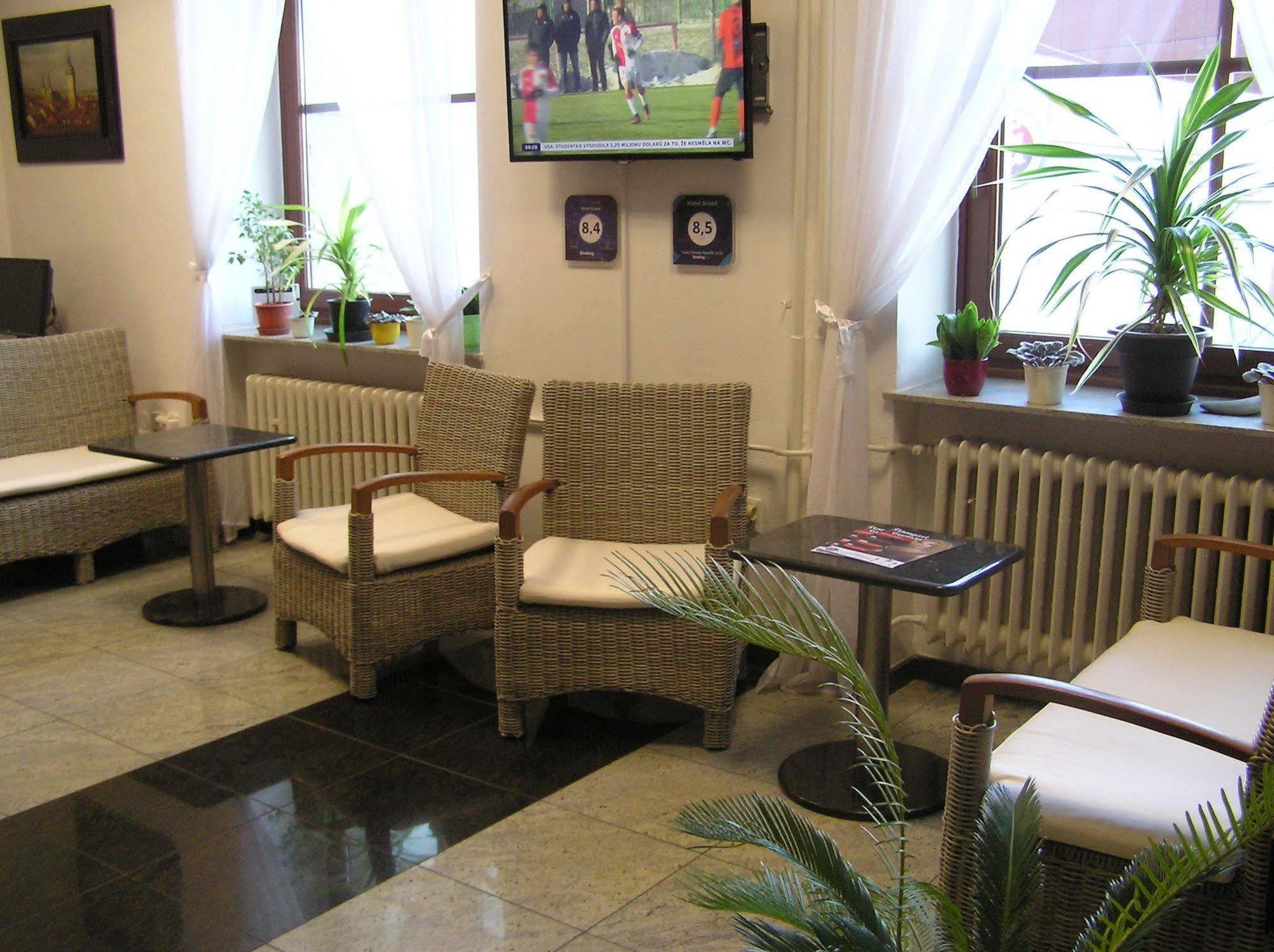 Hotel Grand Uherské Hradiště Zewnętrze zdjęcie