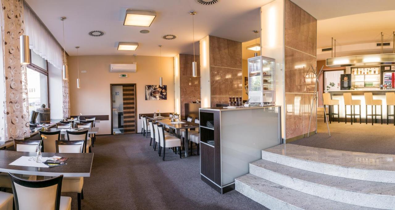 Hotel Grand Uherské Hradiště Zewnętrze zdjęcie