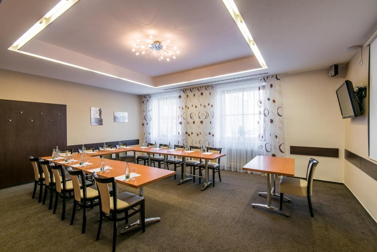 Hotel Grand Uherské Hradiště Zewnętrze zdjęcie