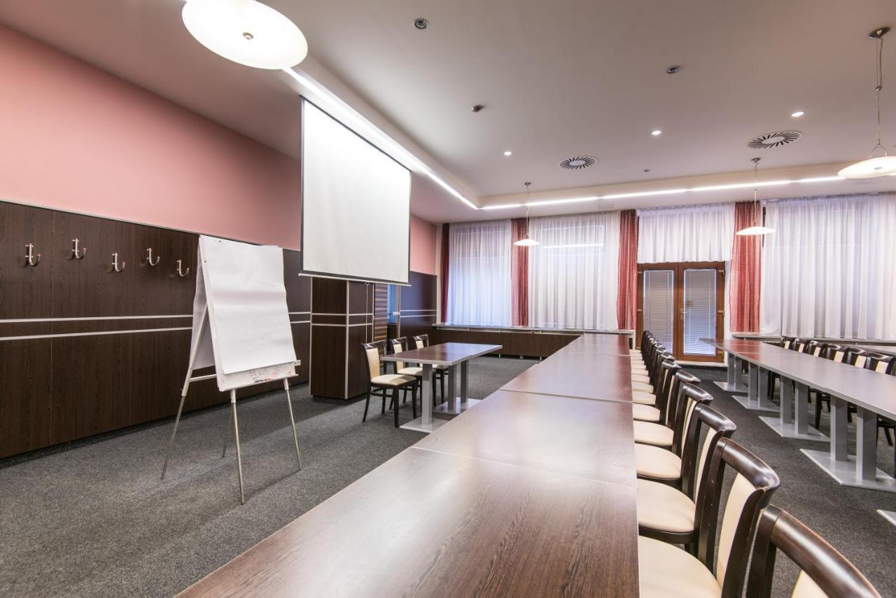 Hotel Grand Uherské Hradiště Zewnętrze zdjęcie